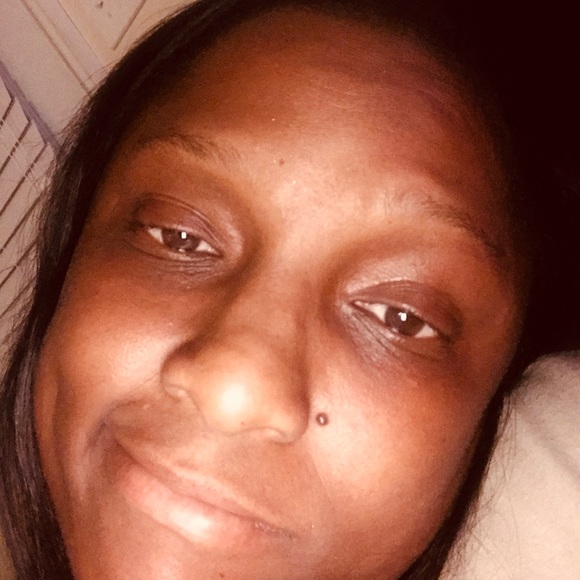 Meet your Posher, Dee - Picture 1 of 1